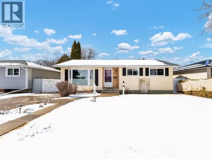 1810 21 Avenue SE, Medicine Hat