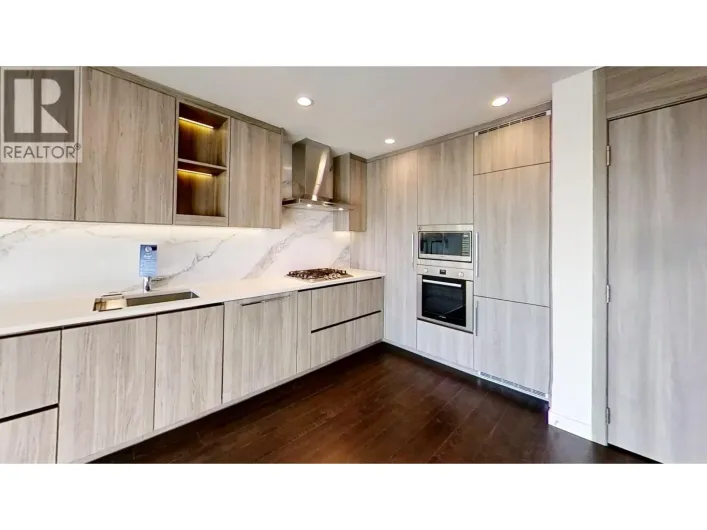 1810 4880 LOUGHEED HIGHWAY HIGHWAY, Burnaby