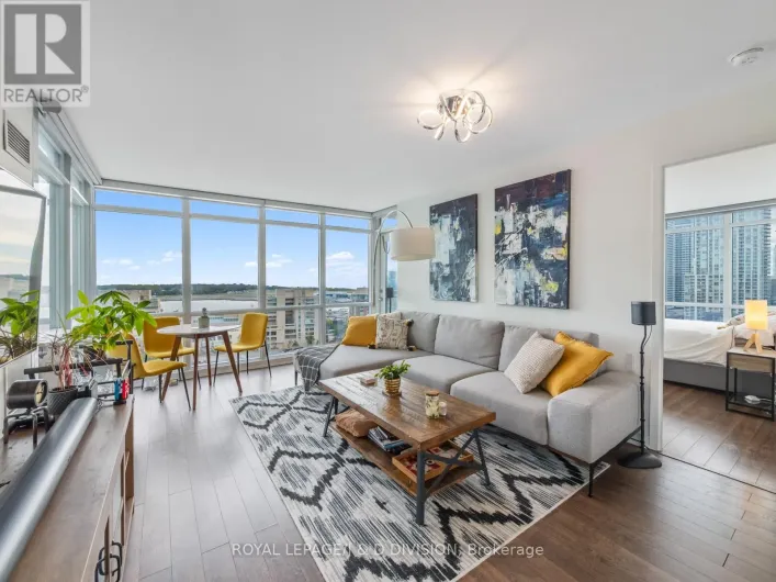 1812 - 15 FORT YORK BOULEVARD, Toronto