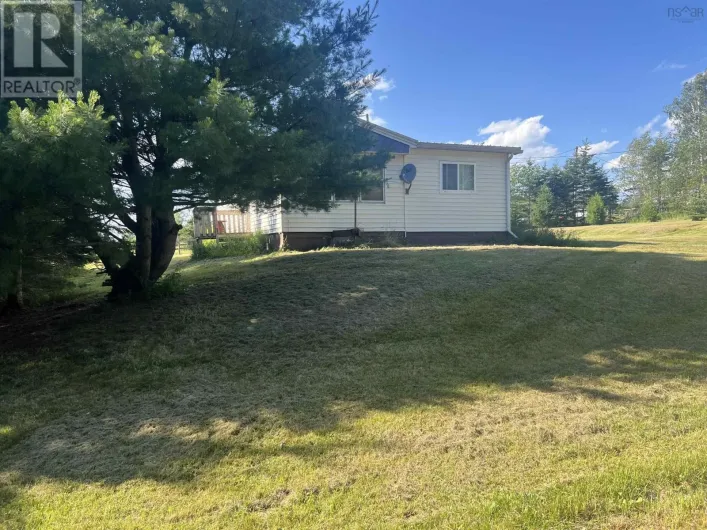 1813 Highway 2, Hilden