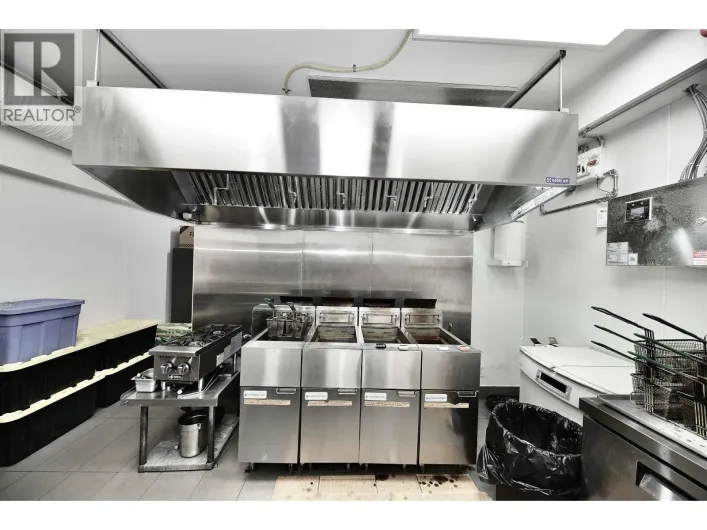 1813 LONSDALE AVENUE, North Vancouver