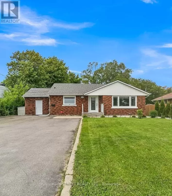 18166 LESLIE STREET, East Gwillimbury