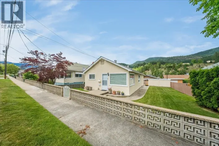 1817 Fourth Avenue, Trail