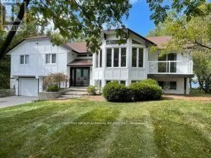 182 BAYSHORE DRIVE, Ramara