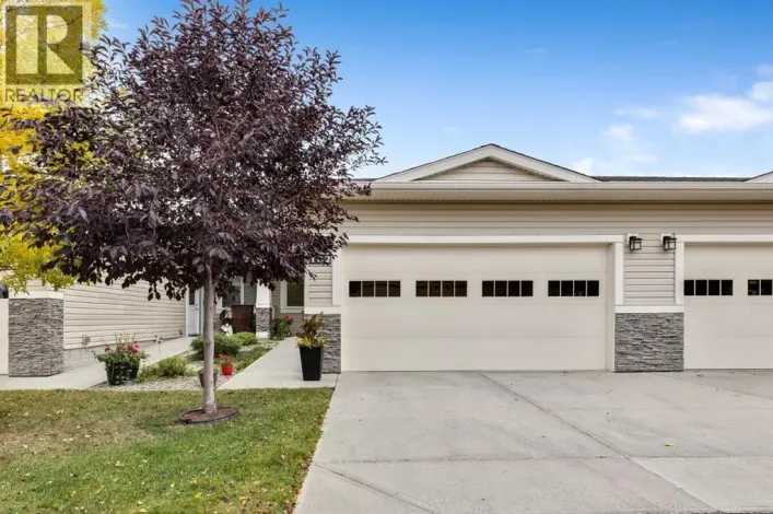 182 Cambridge Glen Drive, Strathmore