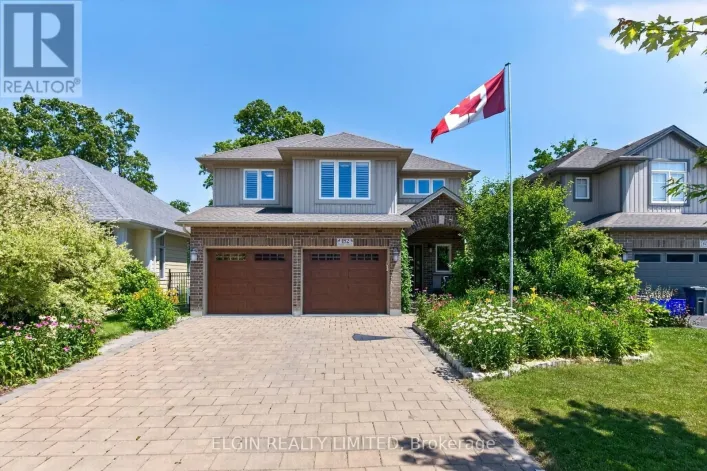 182 EMERY STREET, Central Elgin