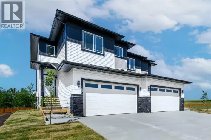 182 Lakewood Crescent, Strathmore