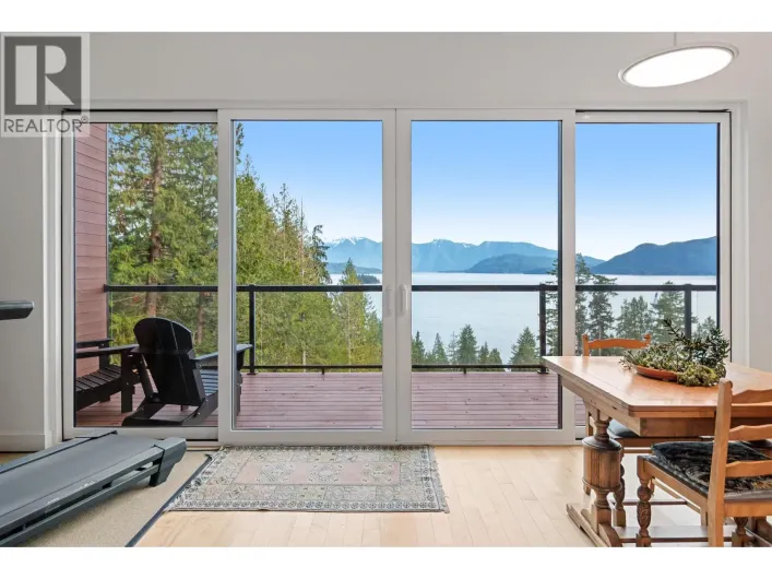 1829 NORTH ROAD, Gibsons