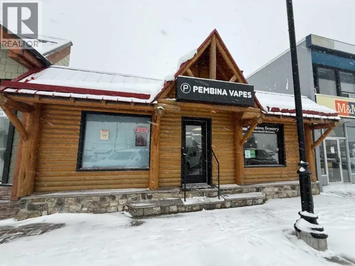 183 Pembina Avenue, Hinton