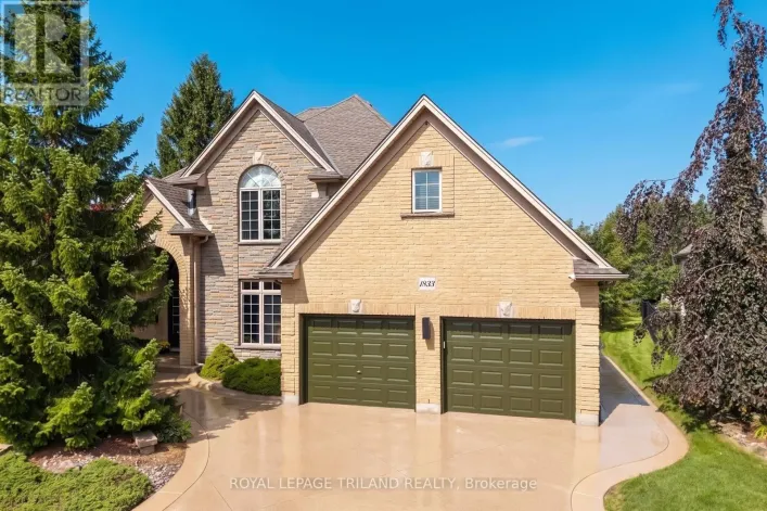 House for sale: 1833 STANDFIELD ROAD, London North