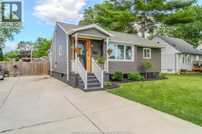 1838 Bernard ROAD, Windsor