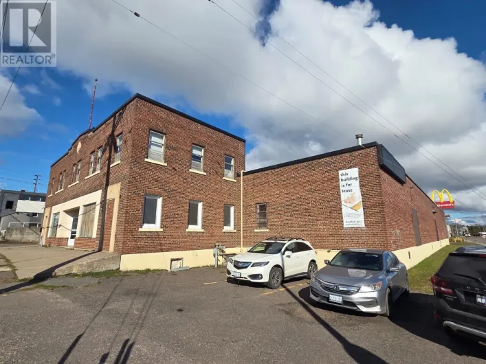 184 CAMELOT STREET, Thunder Bay