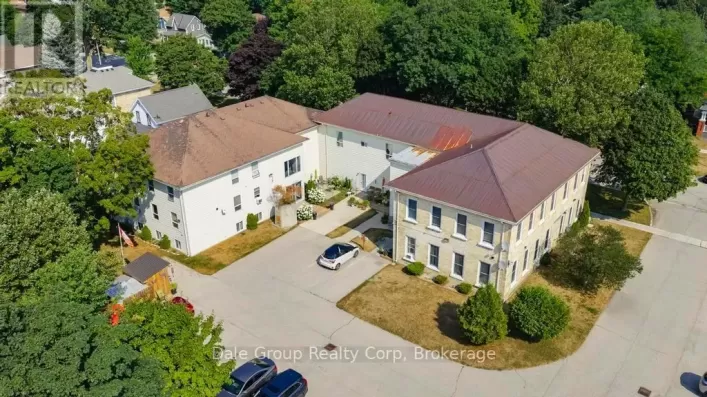 184 EAST STREET E, Goderich)