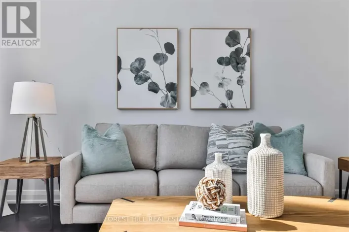 184 FINCH AVENUE E, Toronto