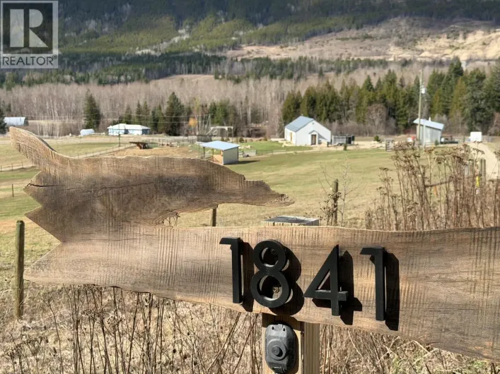 1841 50 Street NW, Salmon Arm