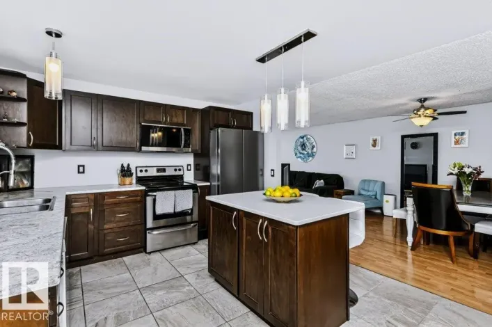 House for sale: 18431 95A AV NW, Edmonton