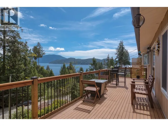 1849 NORTH ROAD, Gibsons