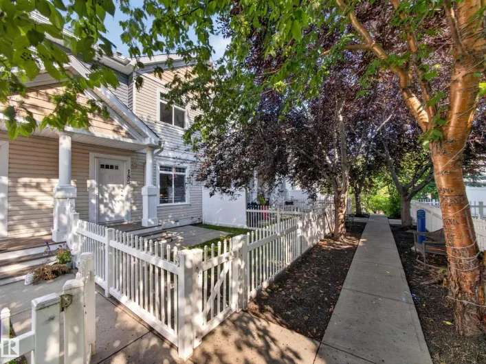 Row / Townhouse for sale: #185 1804 70 ST SW SW, Edmonton
