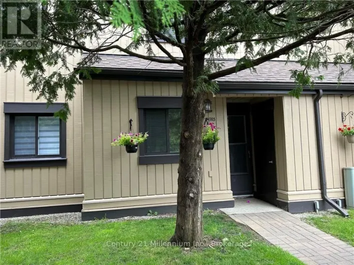 185 ESCARPMENT CRESCENT, Collingwood