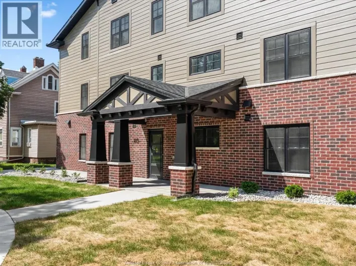 185 RANDOLPH PLACE, Windsor
