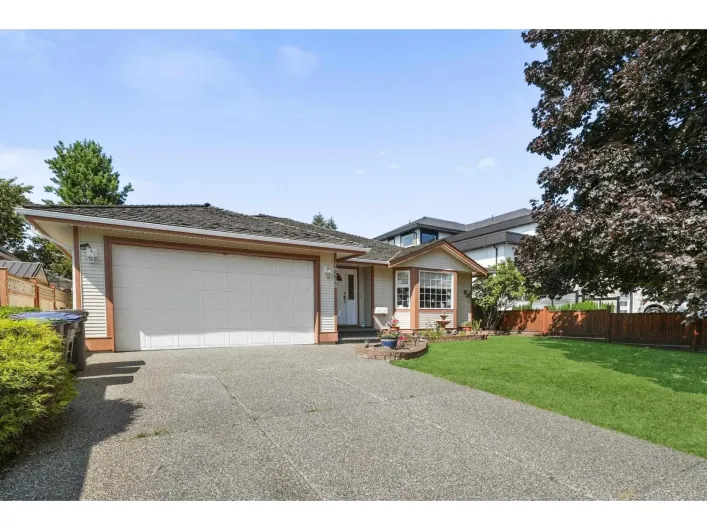 18555 57 AVENUE, Surrey