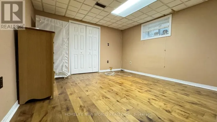 186 HENDERSON AVENUE, Markham