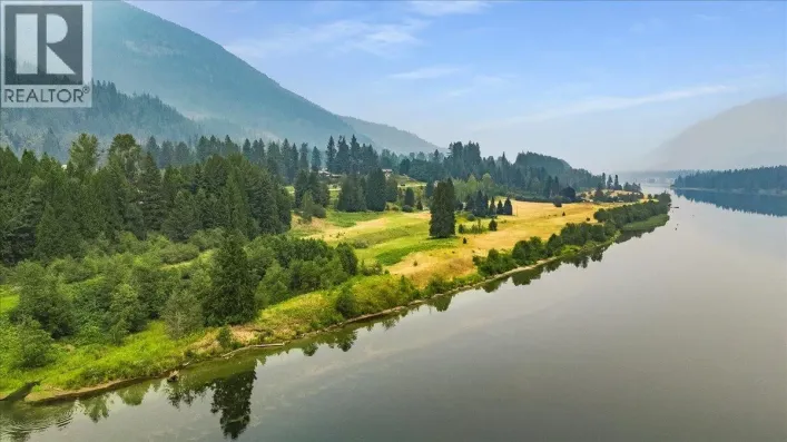 1864 Highway 3A, Castlegar
