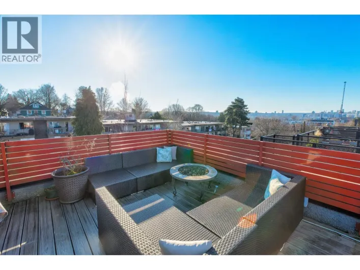 1865 ADANAC STREET, Vancouver