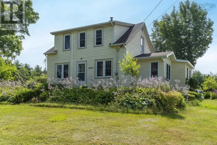 18665 Highway 103, Middlewood