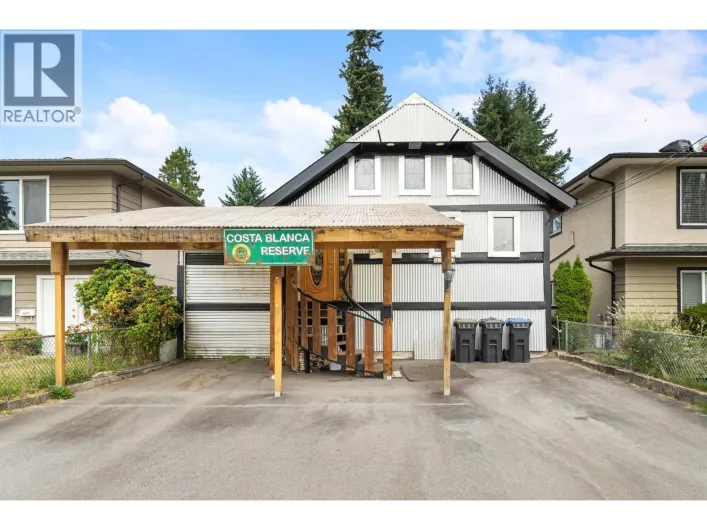 1867 SALISBURY AVENUE, Port Coquitlam