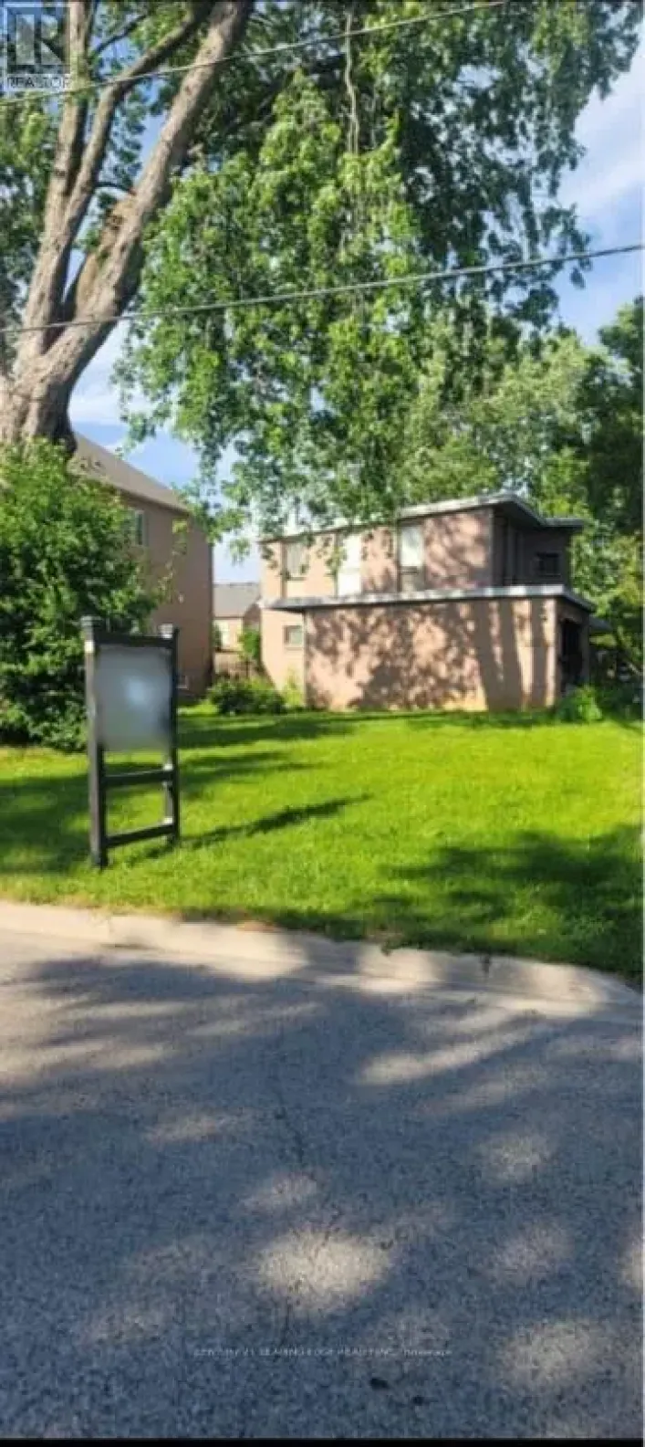 House for sale: 1867 SPRUCE HILL ROAD, Pickering