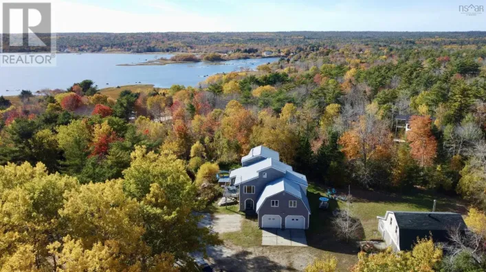 187 Hartz Point Road, Shelburne