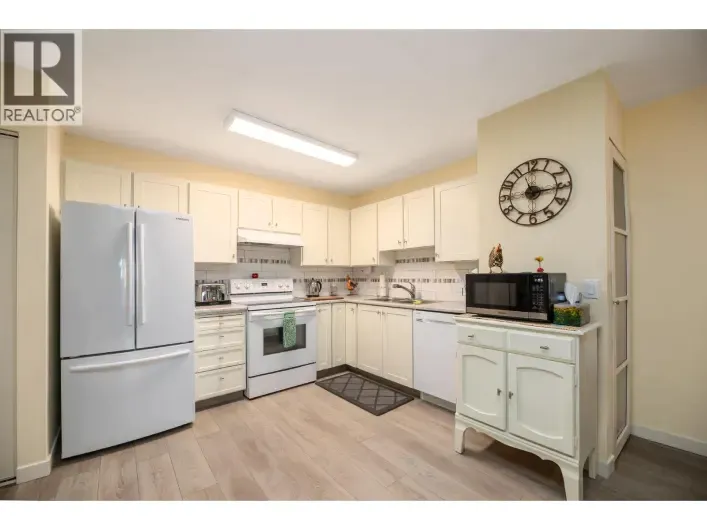 187 WARREN Avenue Unit# 304, Penticton