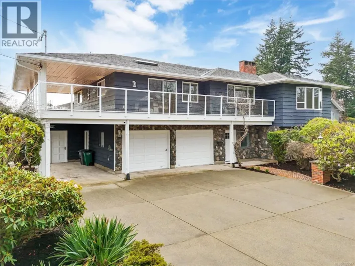 1873 San Juan Ave, Saanich