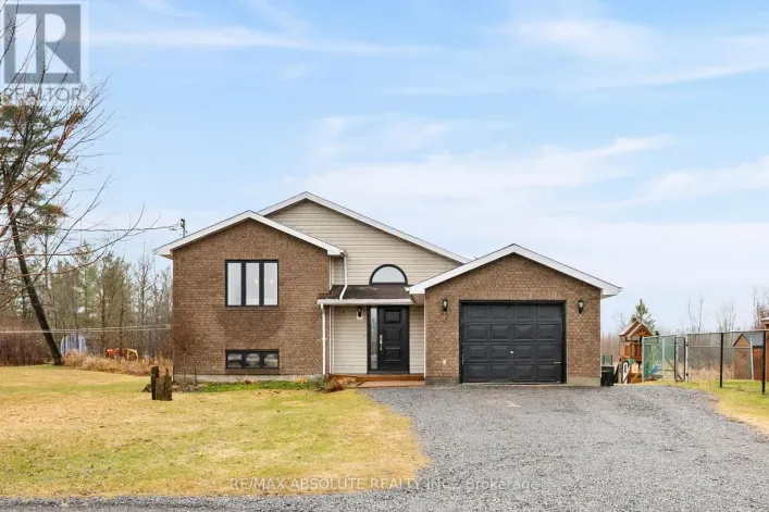 1877 RUSSETT DRIVE, McNab/Braeside