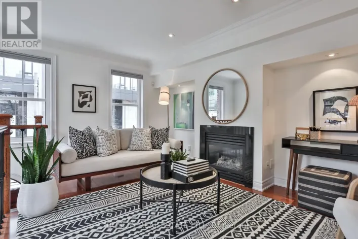 188 MCCAUL STREET, Toronto