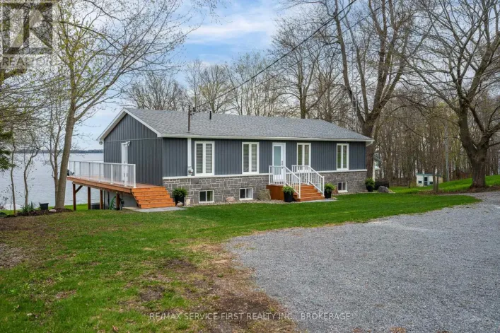1890 HOWE ISLAND DRIVE, Frontenac Islands