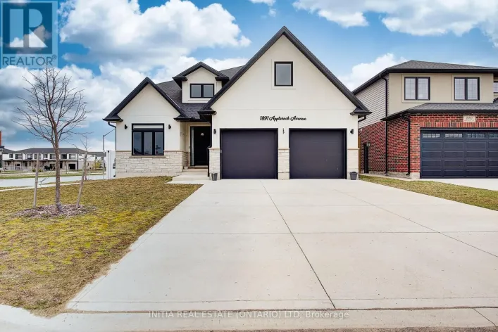 1891 APPLEROCK AVENUE, London North