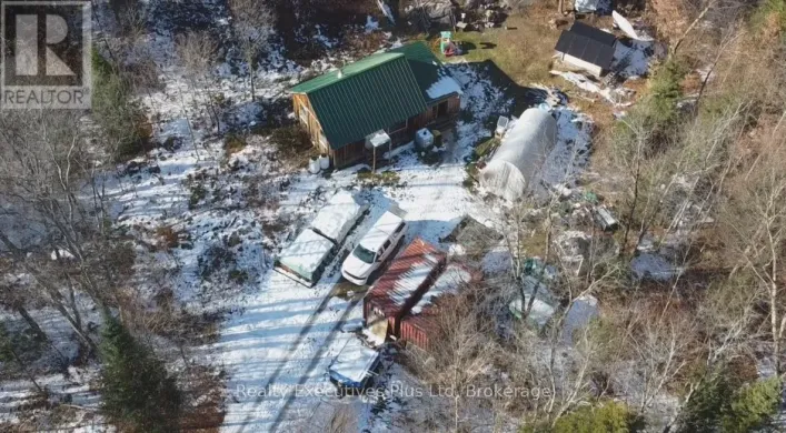 1898 AXE LAKE ROAD, McMurrich/Monteith