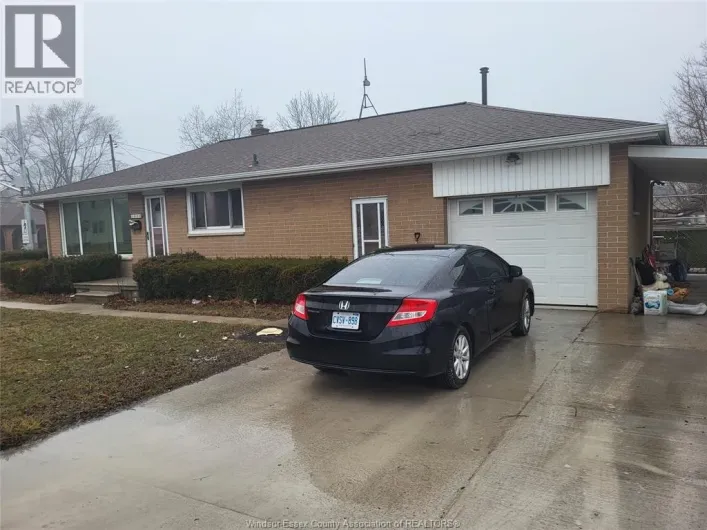 1898 JEFFERSON BOULEVARD, Windsor