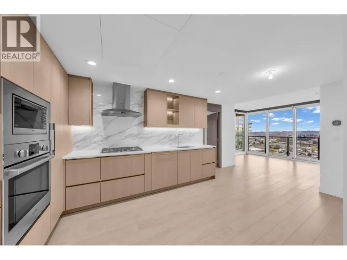 18xx 4890 LOUGHEED HIGHWAY, Burnaby