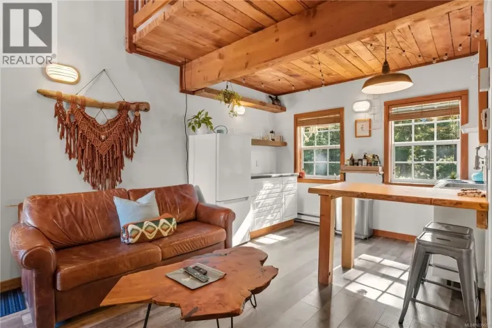 19 1002 Peninsula Rd, Ucluelet