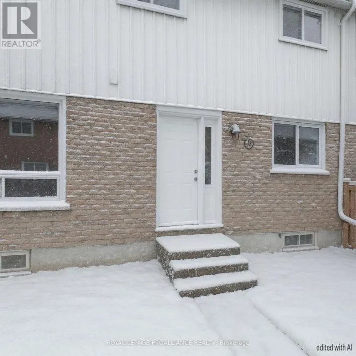 19 - 15 TRACEY PARK DRIVE, Belleville