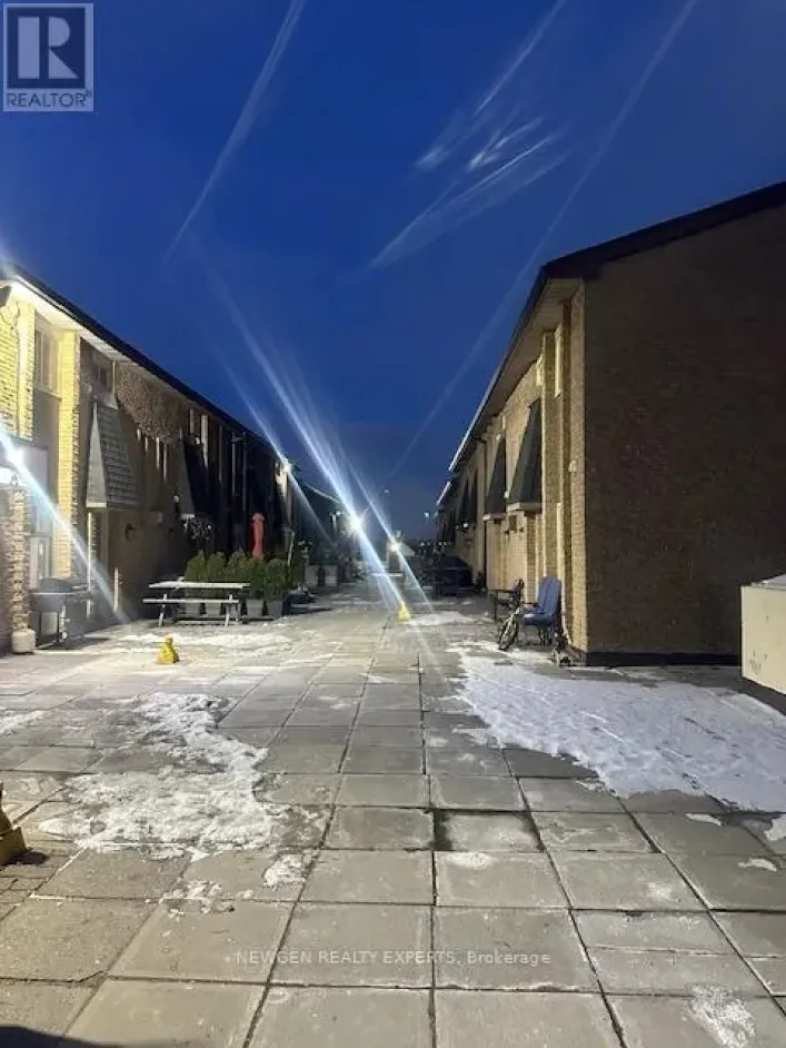 19 - 28 REXDALE BOULEVARD, Toronto