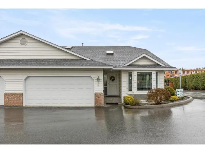 19 3054 TRAFALGAR STREET, Abbotsford