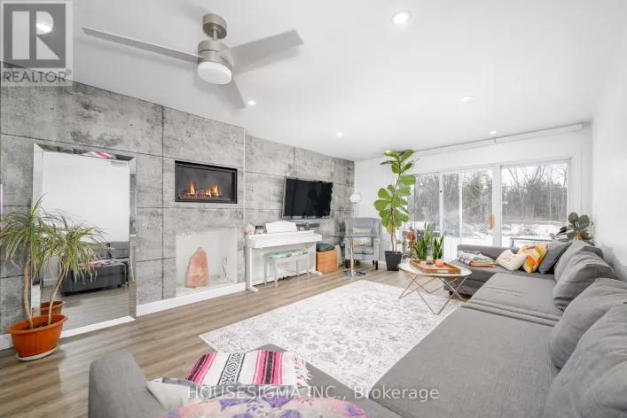 19 - 4 PARADISE BOULEVARD, Ramara