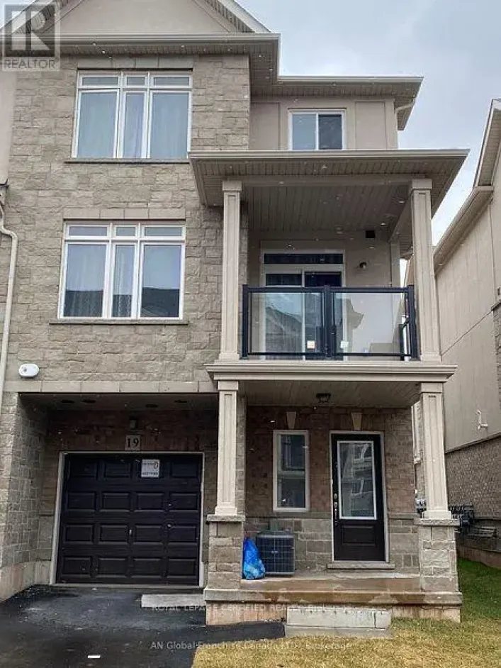 19 - 40 ZINFANDEL DRIVE, Hamilton