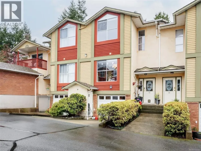 19 4560 West Saanich Rd, Saanich