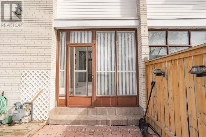 19 - 61 ARDGLEN DRIVE, Brampton