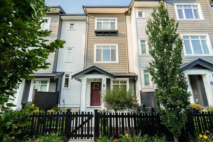 19 6897 201 STREET, Langley